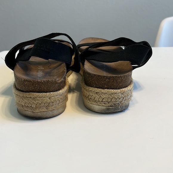 Madden Girl Used platform sandals - Picture 3 of 5